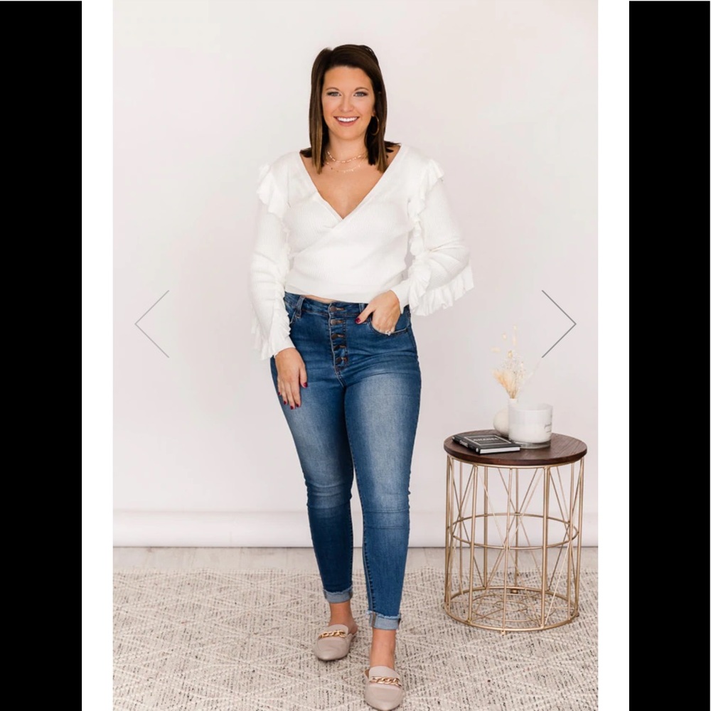 Ivory Ruffled Hem Crop Sweater - Picture 3 of 8